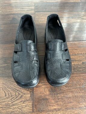 Clarks Black Leather Slip-On Loafers with Cutout Design